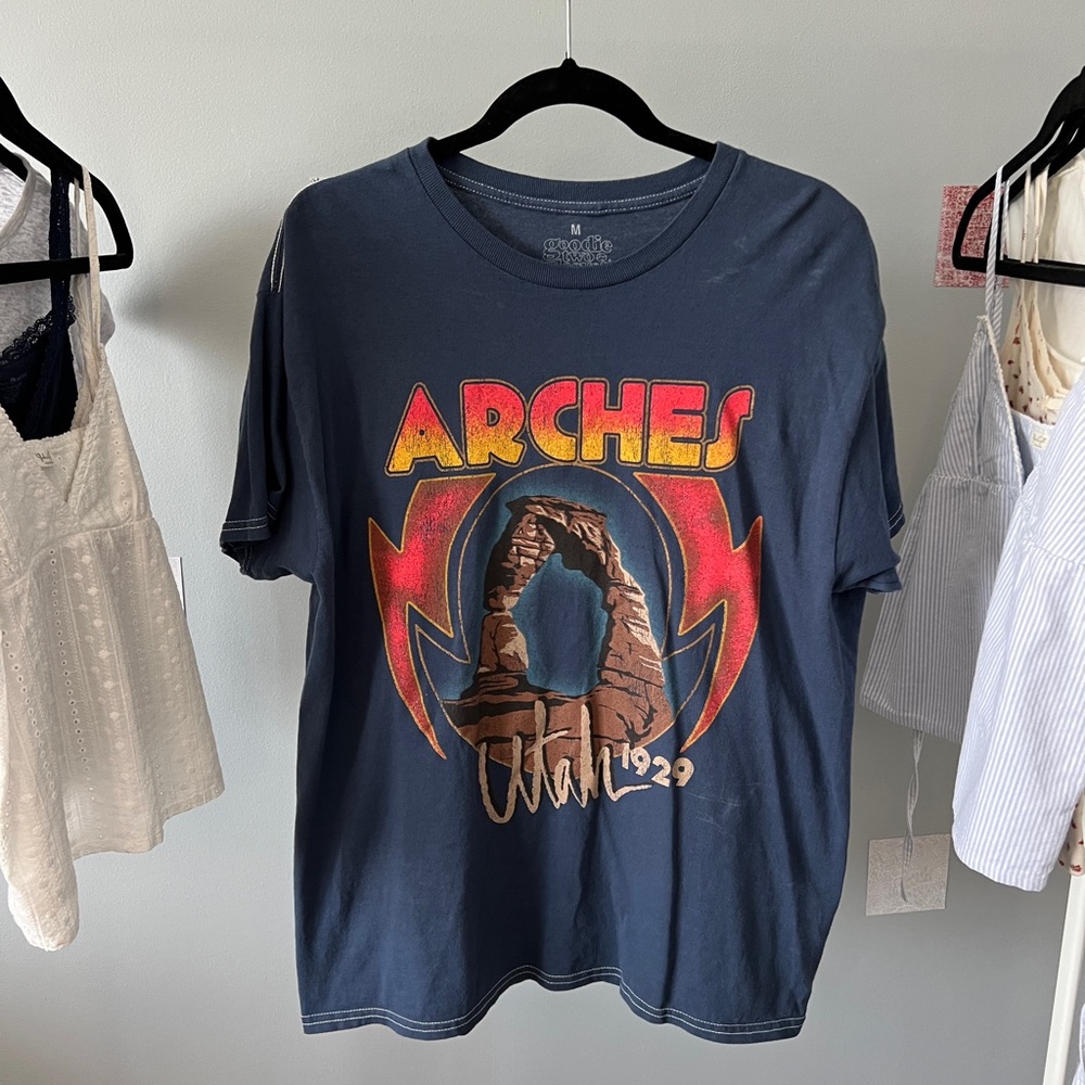 Oversized graphic tee